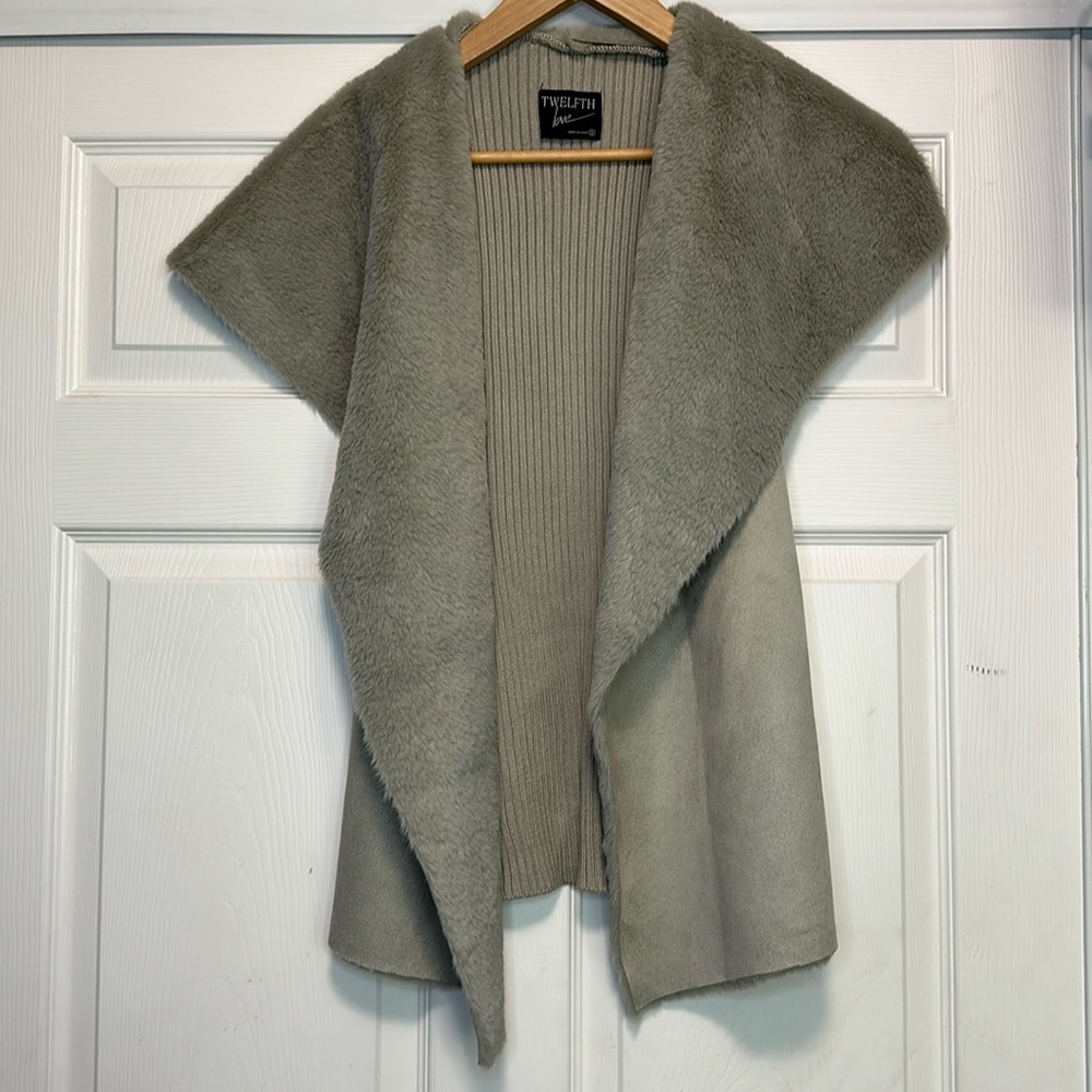 Twelfth Love Women’s Vest Faux Fur gray vest Size S Open Front